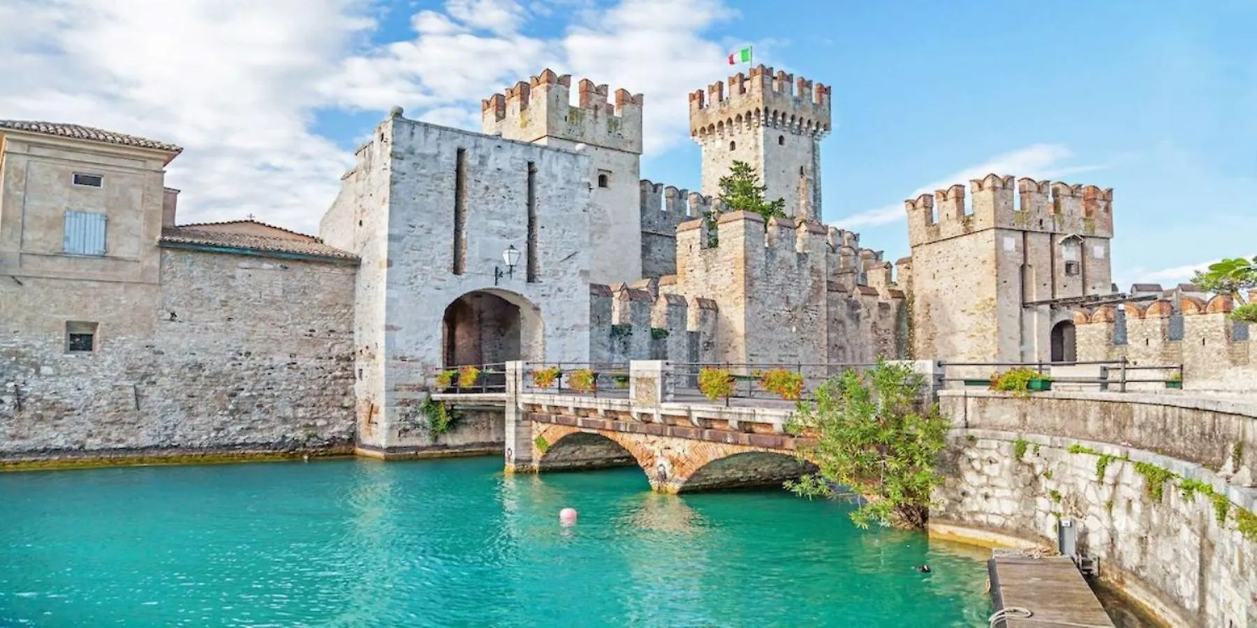 Peaceful Apartment Near Sirmione Center With Pool 0*,  意大利