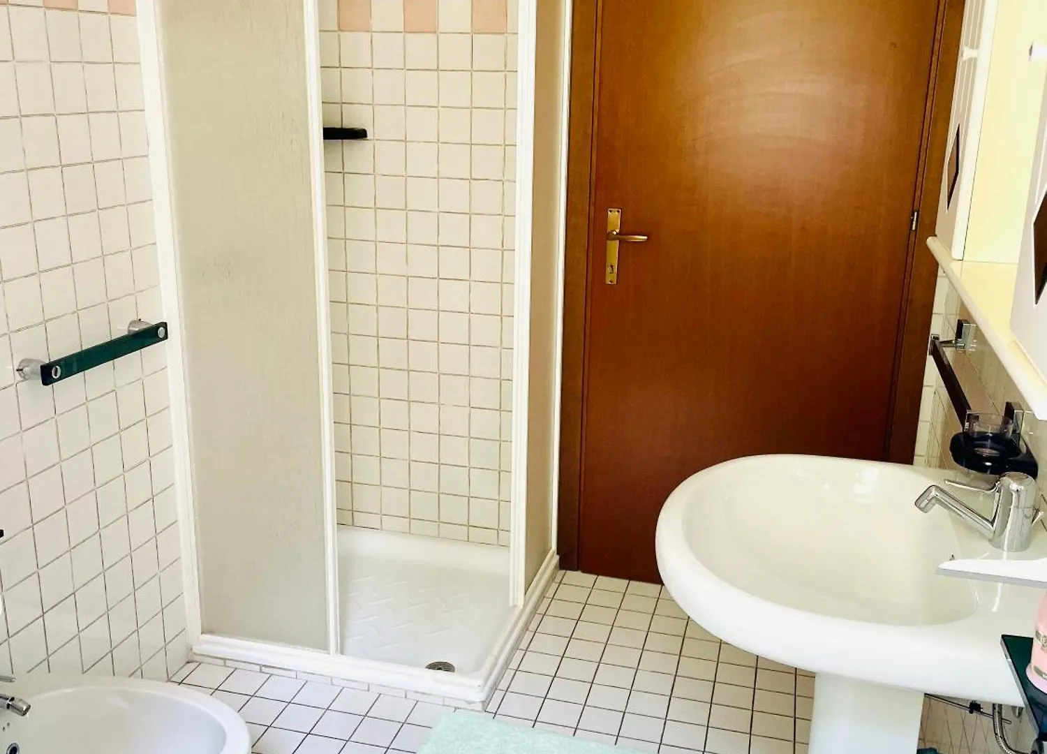 Peaceful Apartment Near Sirmione Center With Pool